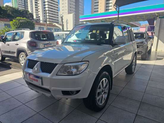 MITSUBISHI-PAJERO TR4-2.0 4X2 16V 140CV FLEX 4P AUTOMÁTICO MITSUBISHI-PAJERO TR4-2013