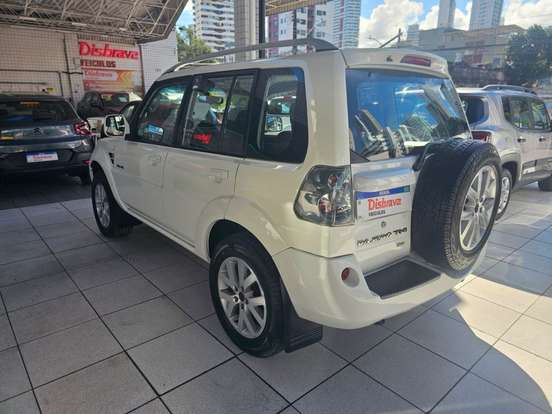 MITSUBISHI-PAJERO TR4-2.0 4X2 16V 140CV FLEX 4P AUTOMÁTICO MITSUBISHI-PAJERO TR4-2013