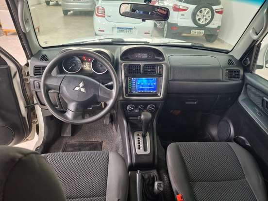 MITSUBISHI-PAJERO TR4-2.0 4X4 16V 140CV FLEX 4P AUTOMÁTICO MITSUBISHI-PAJERO TR4-2011