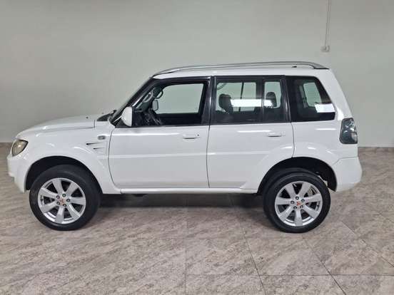 MITSUBISHI-PAJERO TR4-2011