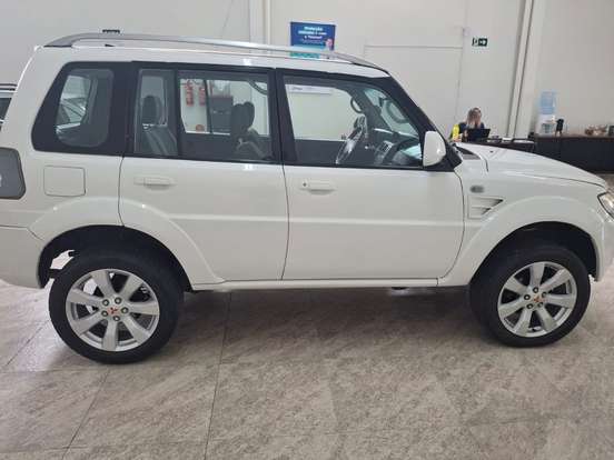 MITSUBISHI-PAJERO TR4-2.0 4X4 16V 140CV FLEX 4P AUTOMÁTICO MITSUBISHI-PAJERO TR4-2011