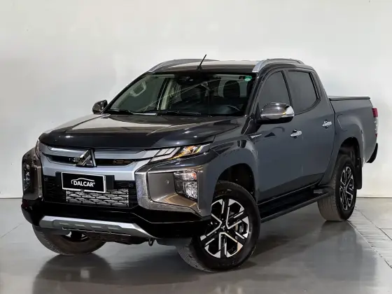 MITSUBISHI TRITON 2.4 BITURBO DIESEL CD HPE-S 4X4 AUTOMÁTICO MITSUBISHI TRITON 2.4 BITURBO DIESEL CD HPE-S 4X4 AUTOMÁTICO