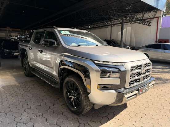MITSUBISHI-TRITON-2.4 BITURBO DIESEL CD KATANA 4X4 AUTOMÁTICO MITSUBISHI-TRITON-2025