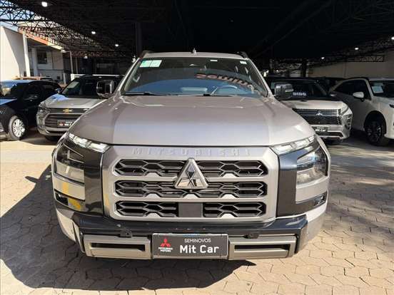 MITSUBISHI-TRITON-2025