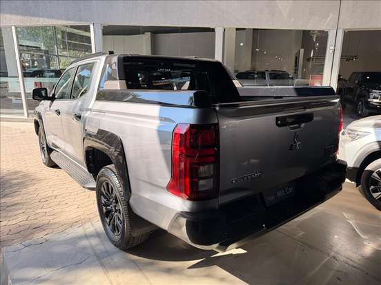 MITSUBISHI-TRITON-2.4 BITURBO DIESEL CD KATANA 4X4 AUTOMÁTICO MITSUBISHI-TRITON-2025
