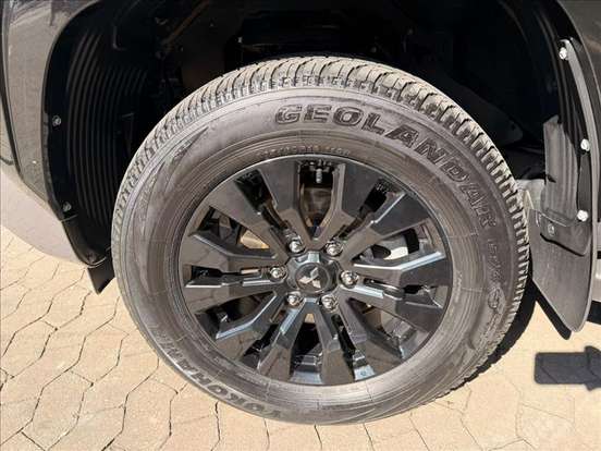 MITSUBISHI-TRITON-2.4 BITURBO DIESEL CD KATANA 4X4 AUTOMÁTICO MITSUBISHI-TRITON-2025