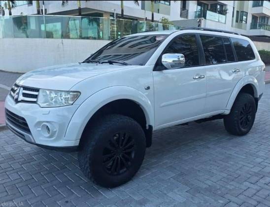 MITSUBISHI PAJERO DAKAR 3.2 HPE 4X4 7 LUGARES 16V TURBO INTERCOOLER DIESEL 4P AUTOMÁTICO