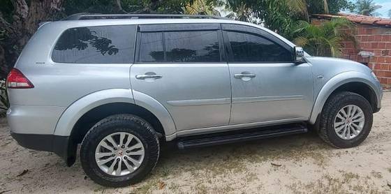 MITSUBISHI PAJERO DAKAR 3.2 HPE 4X4 7 LUGARES 16V TURBO INTERCOOLER DIESEL 4P AUTOMÁTICO