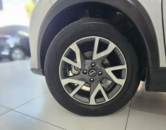NISSAN-KICKS-2023