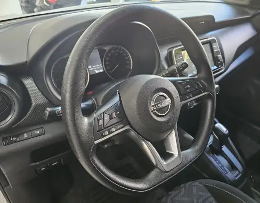 NISSAN-KICKS-2023