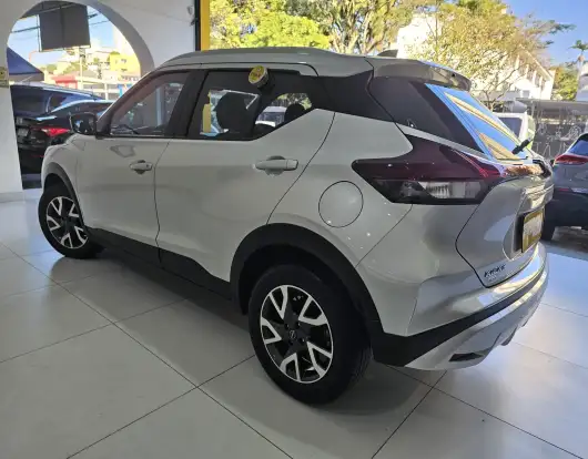 NISSAN-KICKS-2023