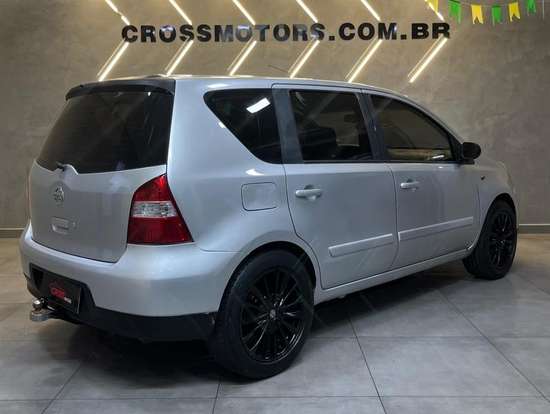 NISSAN-LIVINA-2009