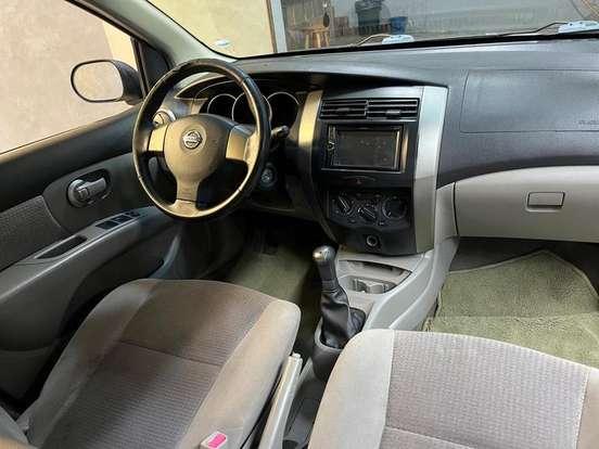 NISSAN-LIVINA-1.6 16V FLEX 4P MANUAL NISSAN-LIVINA-2009