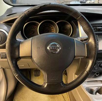 NISSAN-LIVINA-2009