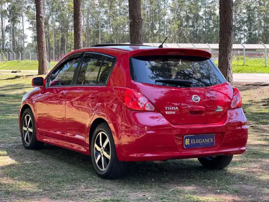 NISSAN-TIIDA-2012