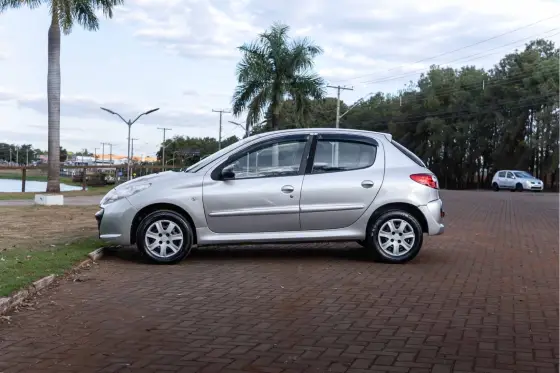 PEUGEOT 207 1.4 XR 8V FLEX 4P MANUAL PEUGEOT 207 1.4 XR 8V FLEX 4P MANUAL