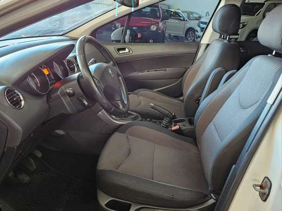 PEUGEOT-308-2012