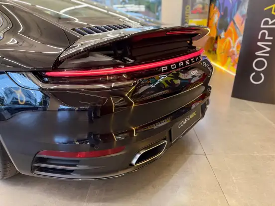 PORSCHE-911-2021