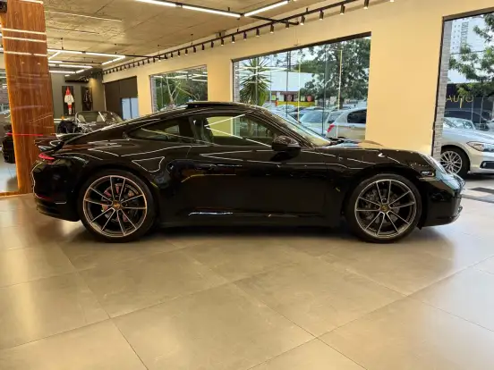 PORSCHE-911-2021