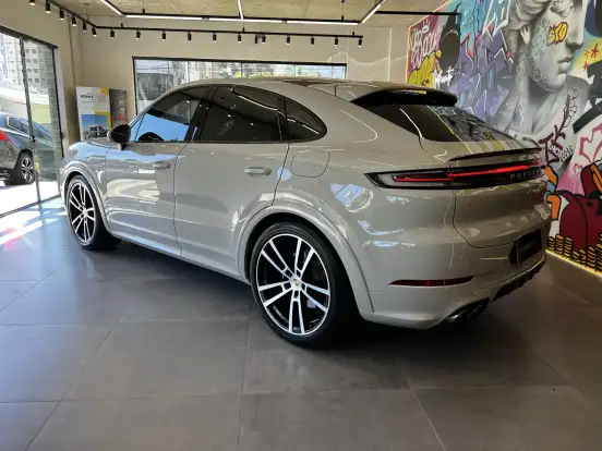 PORSCHE-CAYENNE-2024