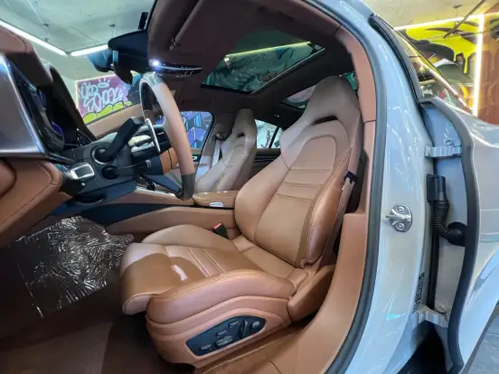 PORSCHE-PANAMERA-2023