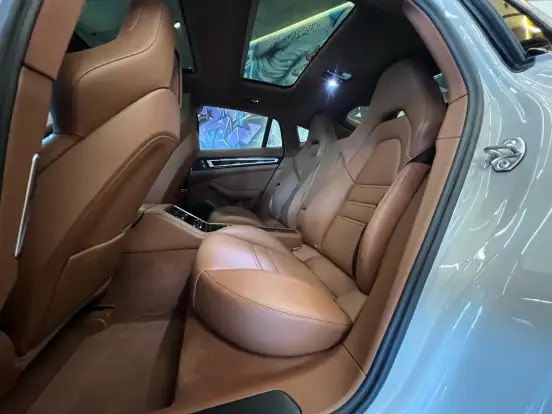 PORSCHE-PANAMERA-2023