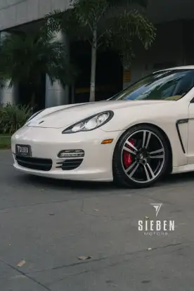 PORSCHE-PANAMERA-2011