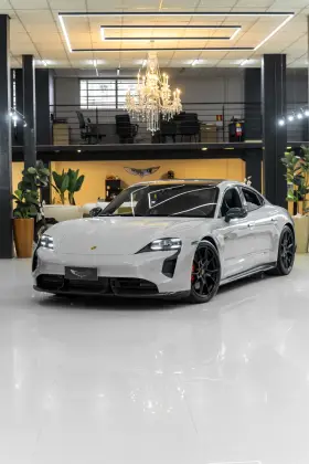 PORSCHE TAYCAN GTS ELÉTRICO PORSCHE TAYCAN GTS ELÉTRICO