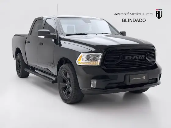 RAM CLASSIC 5.7 V8 GASOLINA LARAMIE NIGHT EDITION CD 4X4 AUTOMÁTICO RAM CLASSIC 5.7 V8 GASOLINA LARAMIE NIGHT EDITION CD 4X4 AUTOMÁTICO