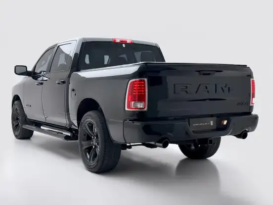 RAM-CLASSIC-5.7 V8 GASOLINA LARAMIE NIGHT EDITION CD 4X4 AUTOMÁTICO RAM-CLASSIC-2023