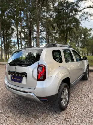 RENAULT-DUSTER-2019