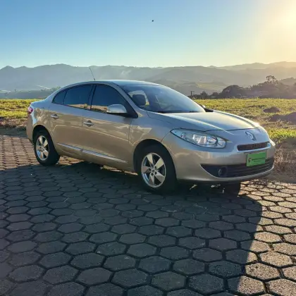 RENAULT FLUENCE 2.0 DYNAMIQUE 16V FLEX 4P AUTOMÁTICO