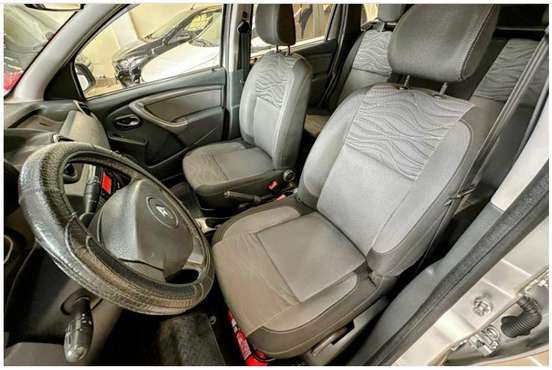 RENAULT-DUSTER-2014