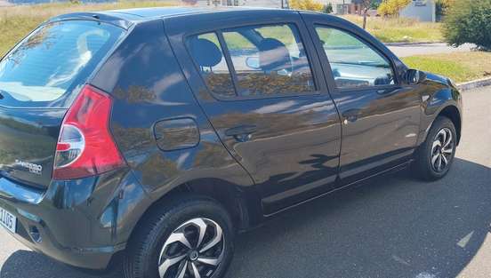 RENAULT-SANDERO-2008