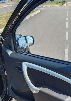 RENAULT-SANDERO-2008