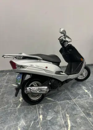 SUZUKI BURGMAN 125 AUTOMATIC SUZUKI BURGMAN 125 AUTOMATIC