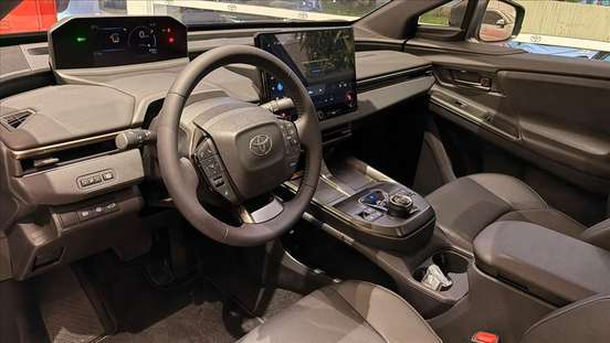TOYOTA-BZ4X-2026