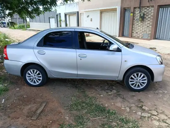 TOYOTA-ETIOS-1.5 X SEDAN 16V FLEX 4P MANUAL TOYOTA-ETIOS-2014