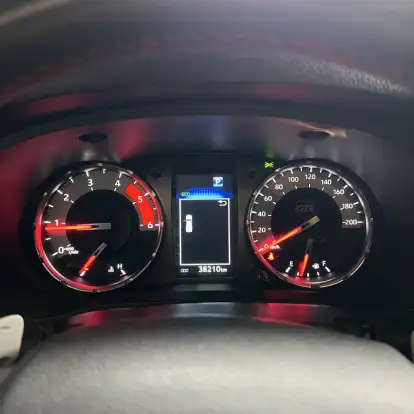 TOYOTA-HILUX-2022