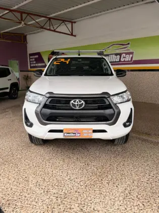 TOYOTA HILUX 2.8 D-4D TURBO DIESEL CD SR 4X4 AUTOMÁTICO TOYOTA HILUX 2.8 D-4D TURBO DIESEL CD SR 4X4 AUTOMÁTICO