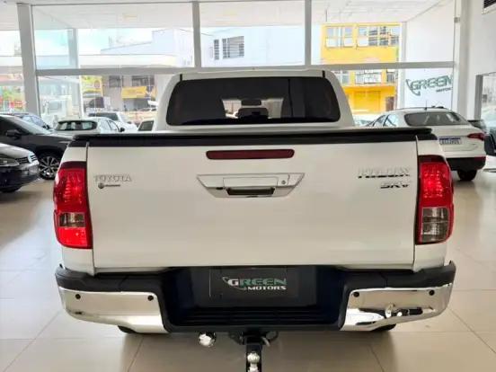 TOYOTA-HILUX-2.8 SRV 4X4 CD 16V DIESEL 4P AUTOMÁTICO TOYOTA-HILUX-2015