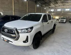 TOYOTA HILUX 2.8 D-4D TURBO DIESEL CD POWER PACK 4X4 MANUAL TOYOTA HILUX 2.8 D-4D TURBO DIESEL CD POWER PACK 4X4 MANUAL