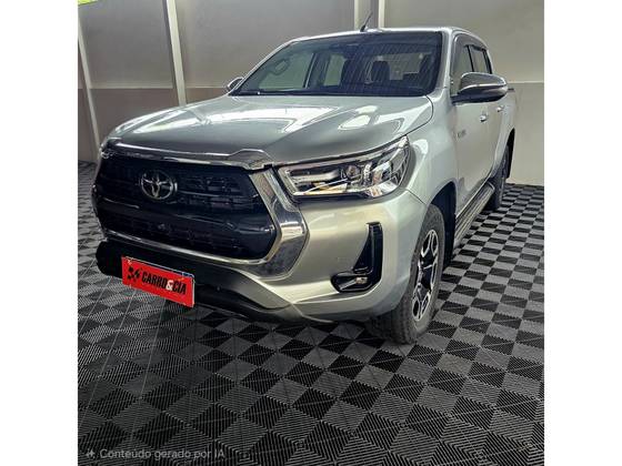 TOYOTA HILUX 2.8 D-4D TURBO DIESEL CD SRX 4X4 AUTOMÁTICO