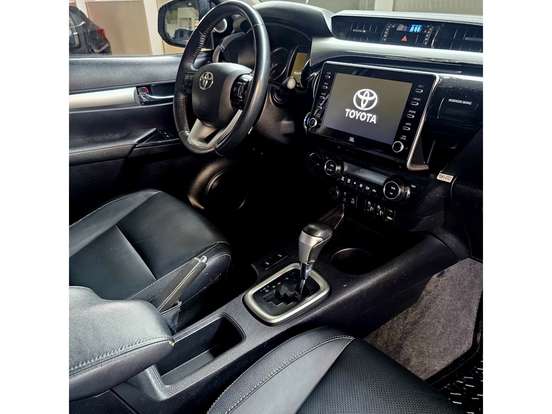 TOYOTA-HILUX-2022