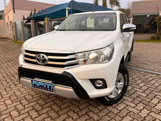 TOYOTA-HILUX-2017