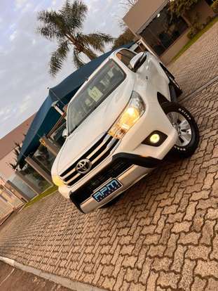 TOYOTA-HILUX-2.8 SR 4X4 CD 16V DIESEL 4P AUTOMÁTICO TOYOTA-HILUX-2017