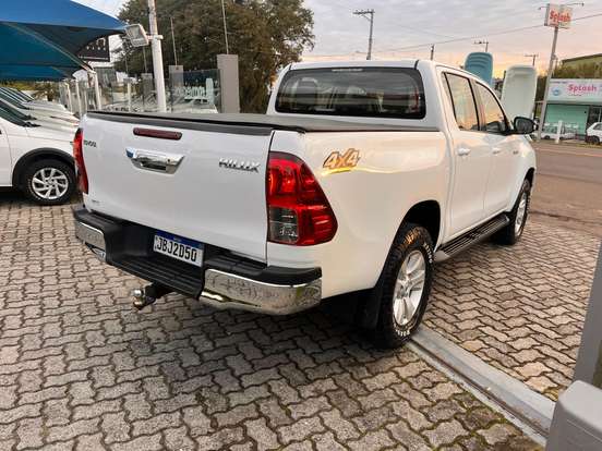 TOYOTA-HILUX-2.8 SR 4X4 CD 16V DIESEL 4P AUTOMÁTICO TOYOTA-HILUX-2017