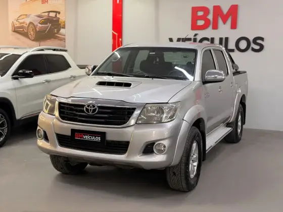 TOYOTA HILUX 3.0 SRV 4X4 CD 16V TURBO INTERCOOLER DIESEL 4P MANUAL TOYOTA HILUX 3.0 SRV 4X4 CD 16V TURBO INTERCOOLER DIESEL 4P MANUAL