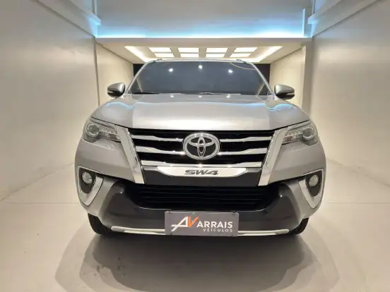 TOYOTA-HILUX SW4-2016