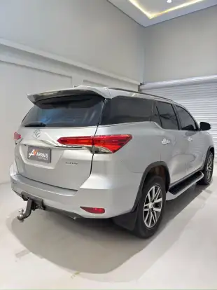 TOYOTA-HILUX SW4-2016